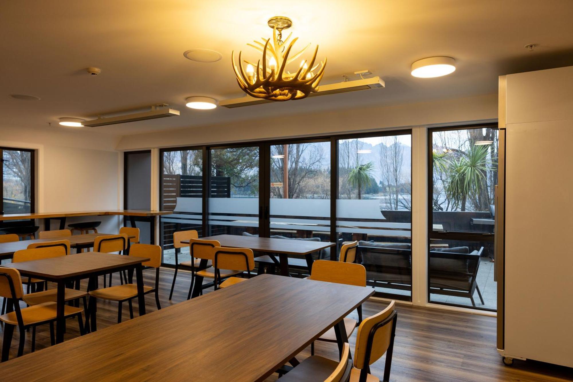 Haka House Queenstown Lakefront Екстериор снимка